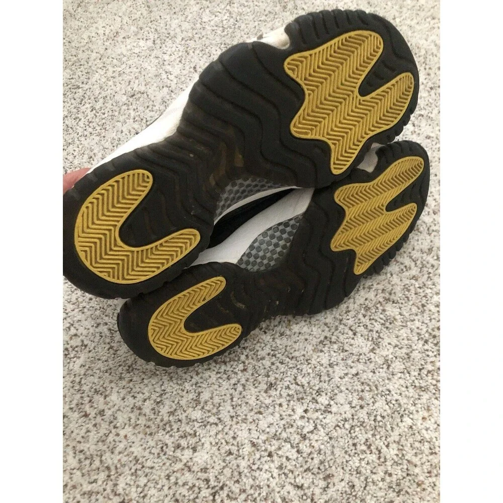 Size 10.5 - Jordan 11 Retro Low Zest 2007